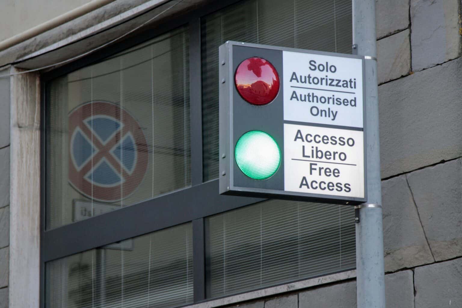 ZTL in Italy Your Guide to Italy’s Limited Traffic Zones Mom In Italy