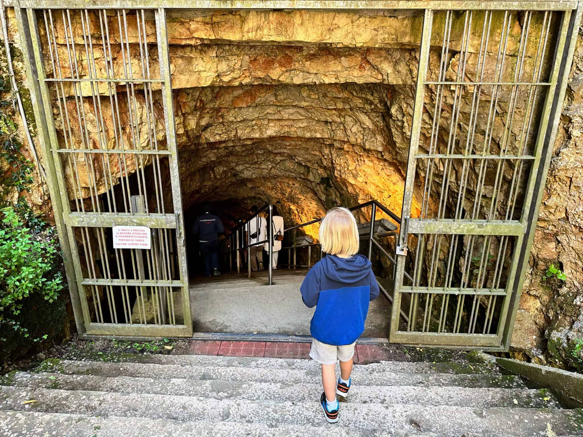 dove si trovano le grotte di castellana
